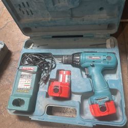 MAKITA DRILL