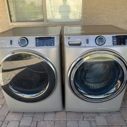 GE - Washer And Dryer (Electric) - Excellent Condition 