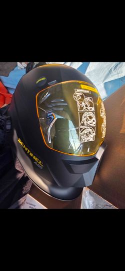 Welding helmet