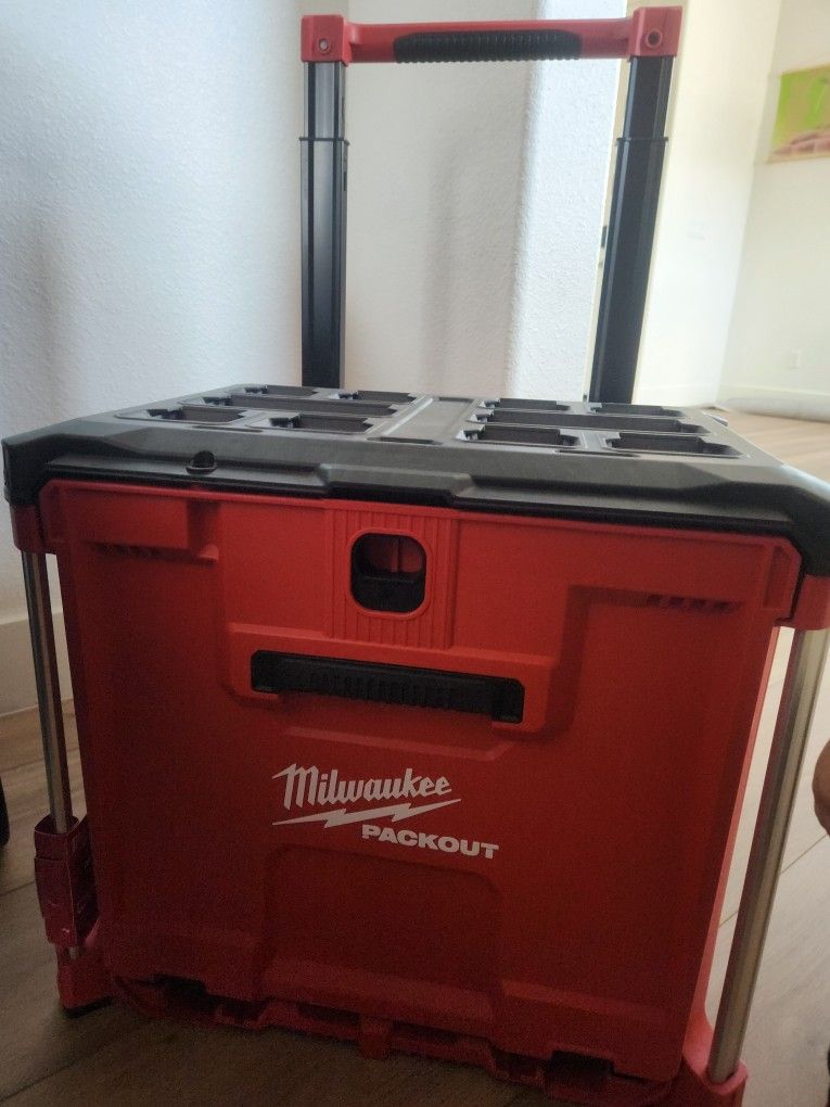 Milwaukee PACKOUT 19 in. Rolling Drawer Tool Box