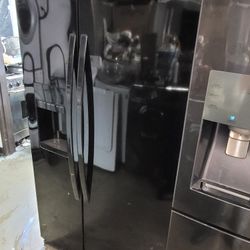 Kenmore 36" Wide Black Side By Side Refrigerator Through Door Water 💧 And 🧊 Ice Dispenser 