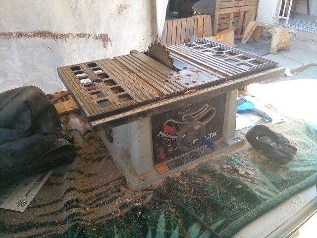 Delta 10 Inch Saw
