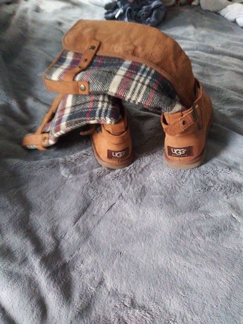 Woman's Ugg Boots Size 6