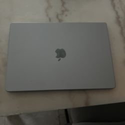 Mac Book Pro 16 Inch 2022 Model