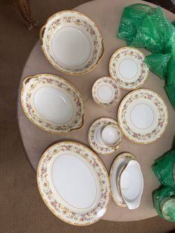 Porcelain Dinnerware Set