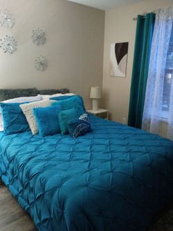 Complete bedroom set end tables TV lamps
