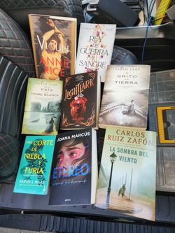 Collection of Books by Sarah J. Maas, Anne Rice, Carlos Ruiz Zafón, and Others.NOSEVENDESEPARADO.

Pre-owned collection of paperback and hardcover nov