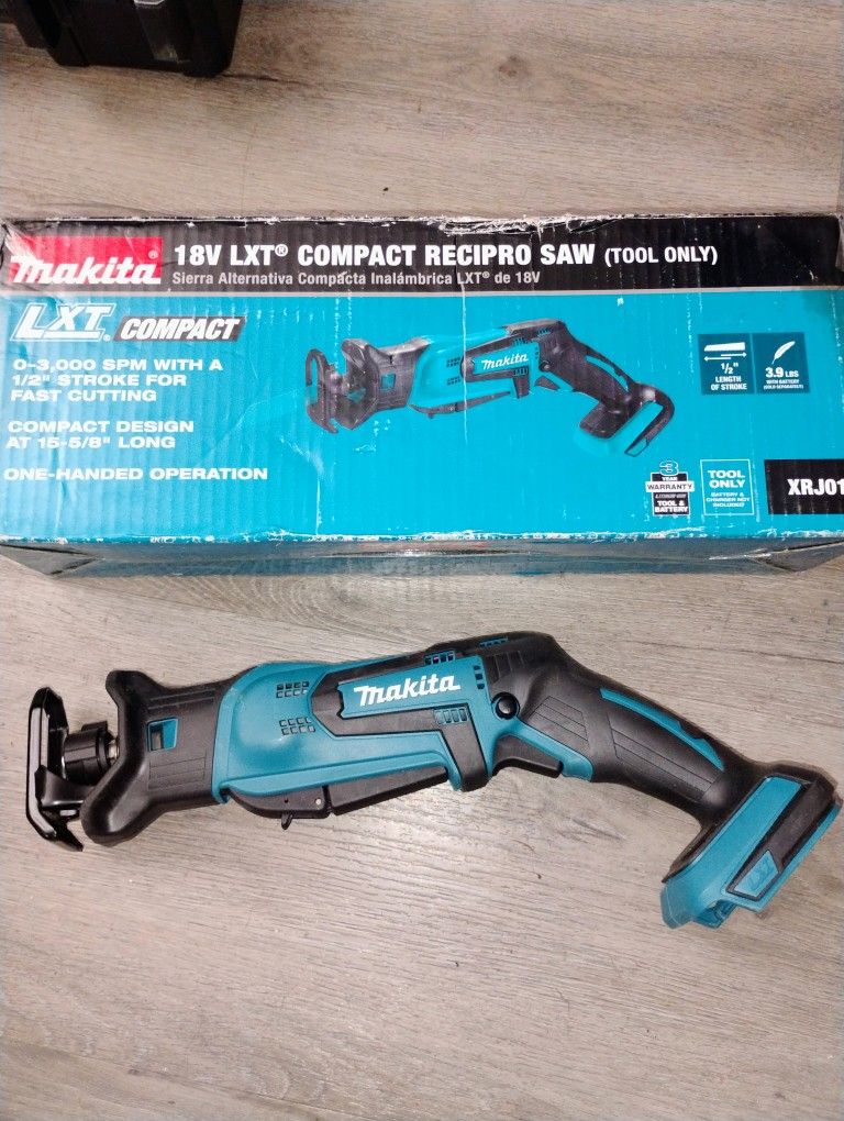18V LXT Lithium-Ion Cordless Variable Speed Lightweight Compact Reciprocating Saw with Built-in LED (Tool-Only)