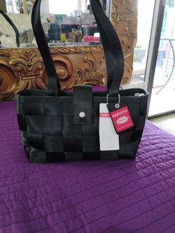 NEW HARVEYS SEATBELT BAG