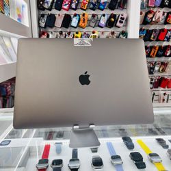 MacBook Pro 16-inch 2019 i9 16Ram 1TB