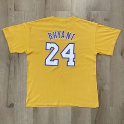Vintage 2006 NBA Kobe Bryant Number 24 Jersey Arena T-Shirt