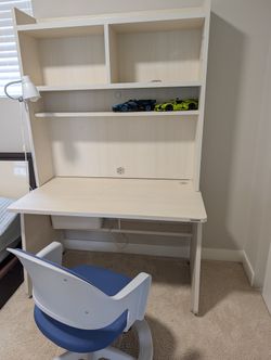Kids and youth desk and chair