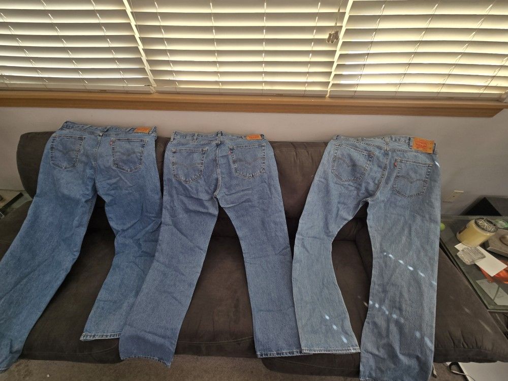 4 Pair Levi Jeans For Sale! 40 W ×34 L