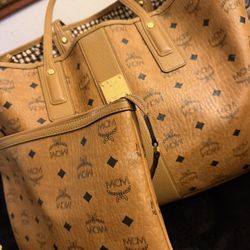 MCM Reversible Bag 