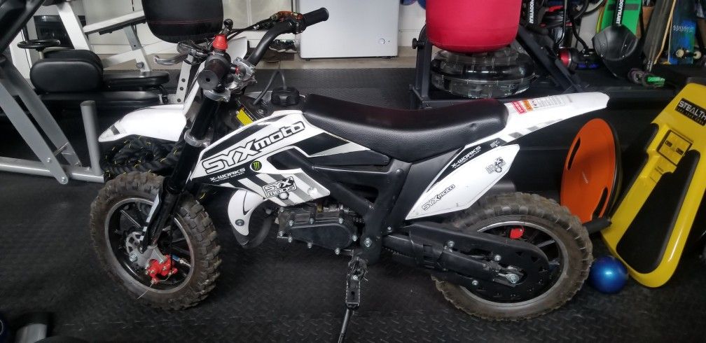 Youth's SYX MOTO 50cc Dirt Bike