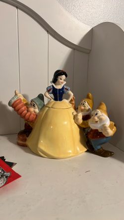 Snow White Tea Pot