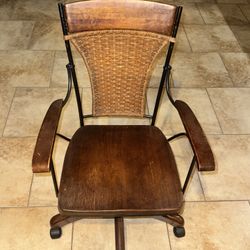 Old School  Estate Wood Office Chair Swivel Pick Up 89131 Zip