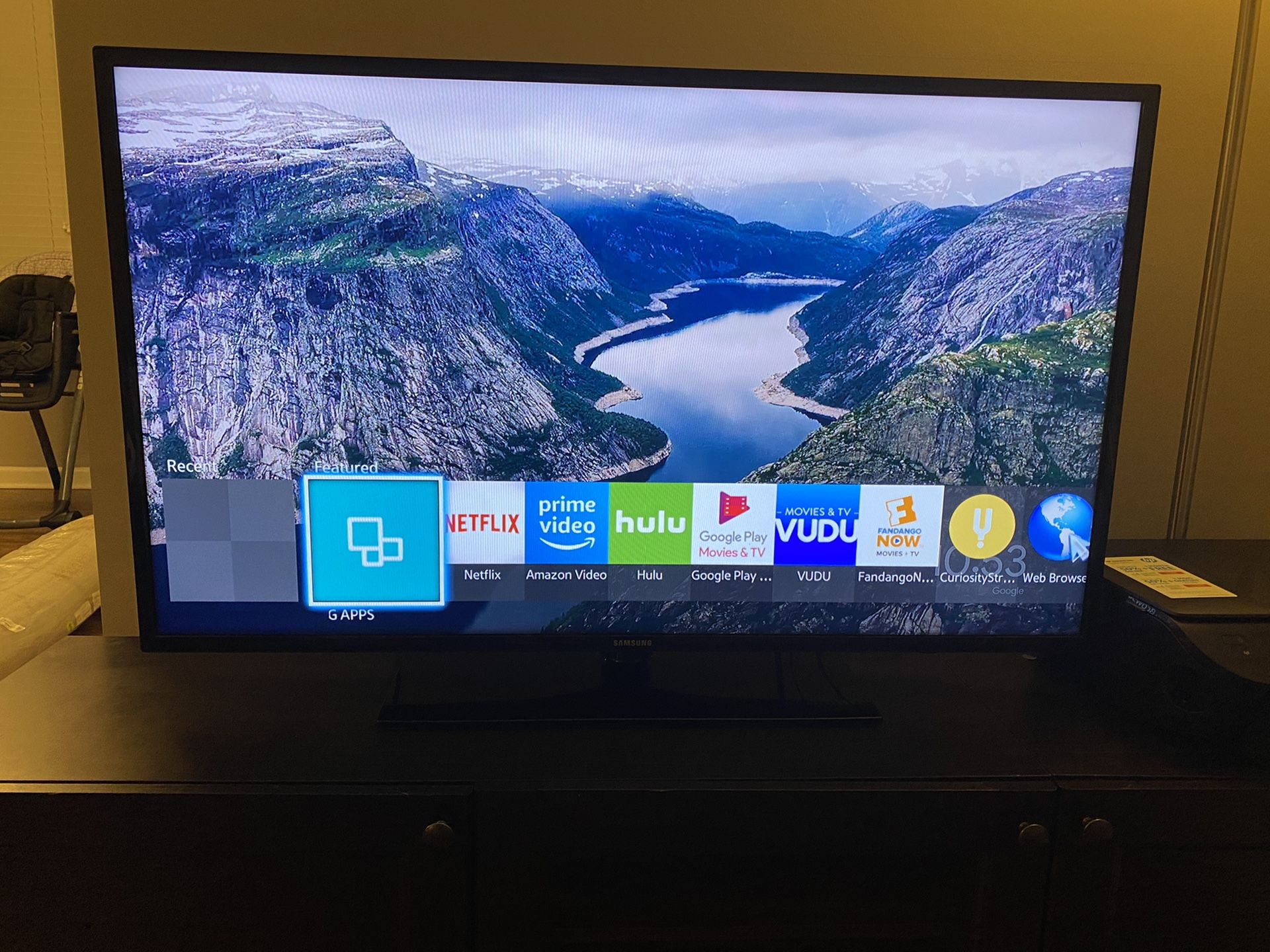 Samsung 55” Smart TV