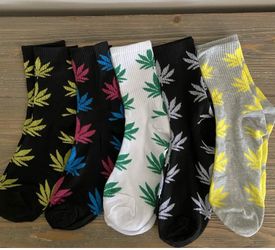 MARIJUANA LEAF CREW SOCKS