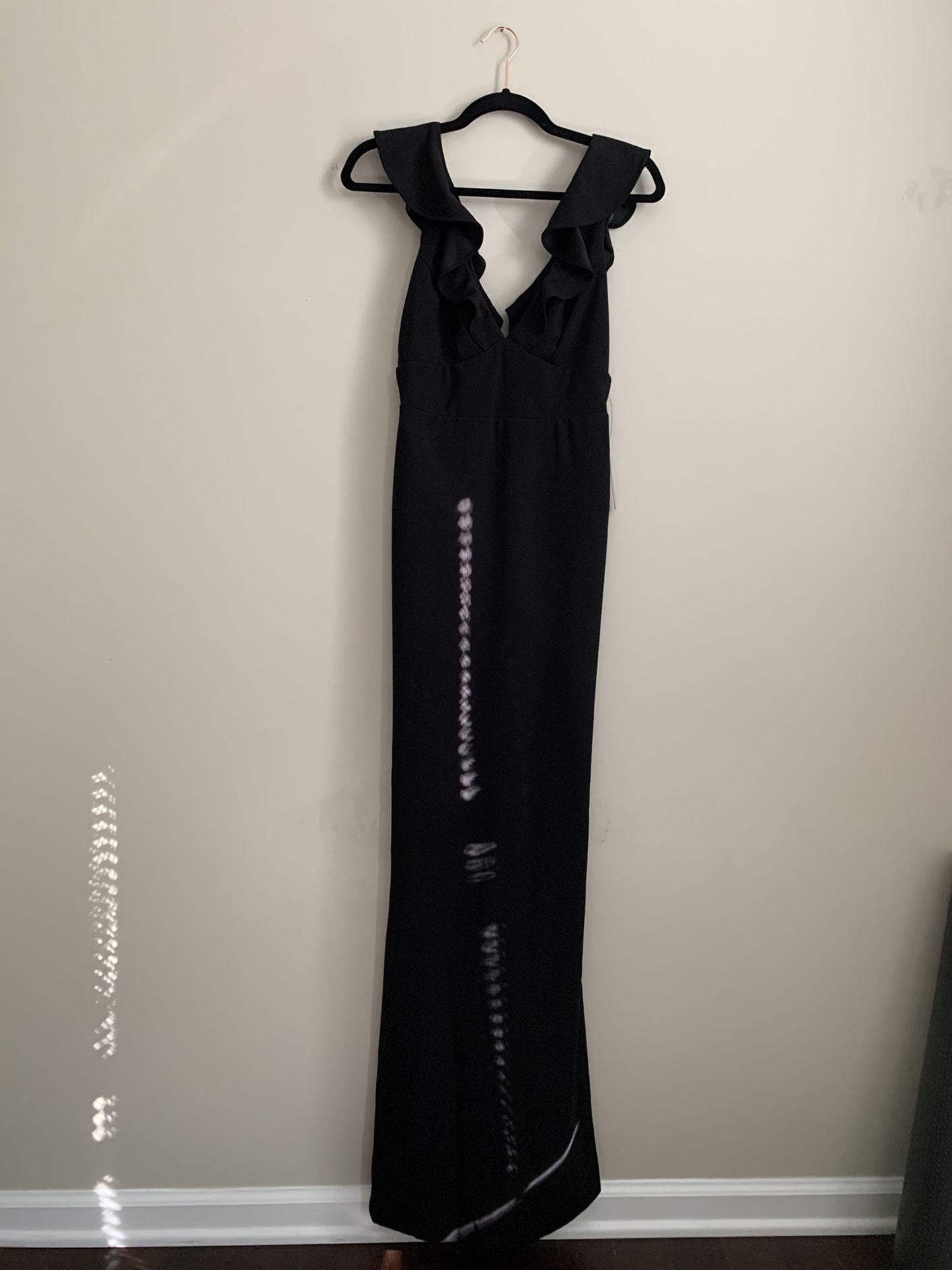 NWT - Lulu’s Black Maxi Dress (S)