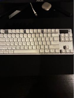 White Steelseries Apex Pro Tkl Gen 3
