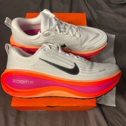 Women’s Nike Vomero plus Size 10.5 Men’s size 9
