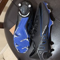 soccer cleats 10.5 Nike mercurial