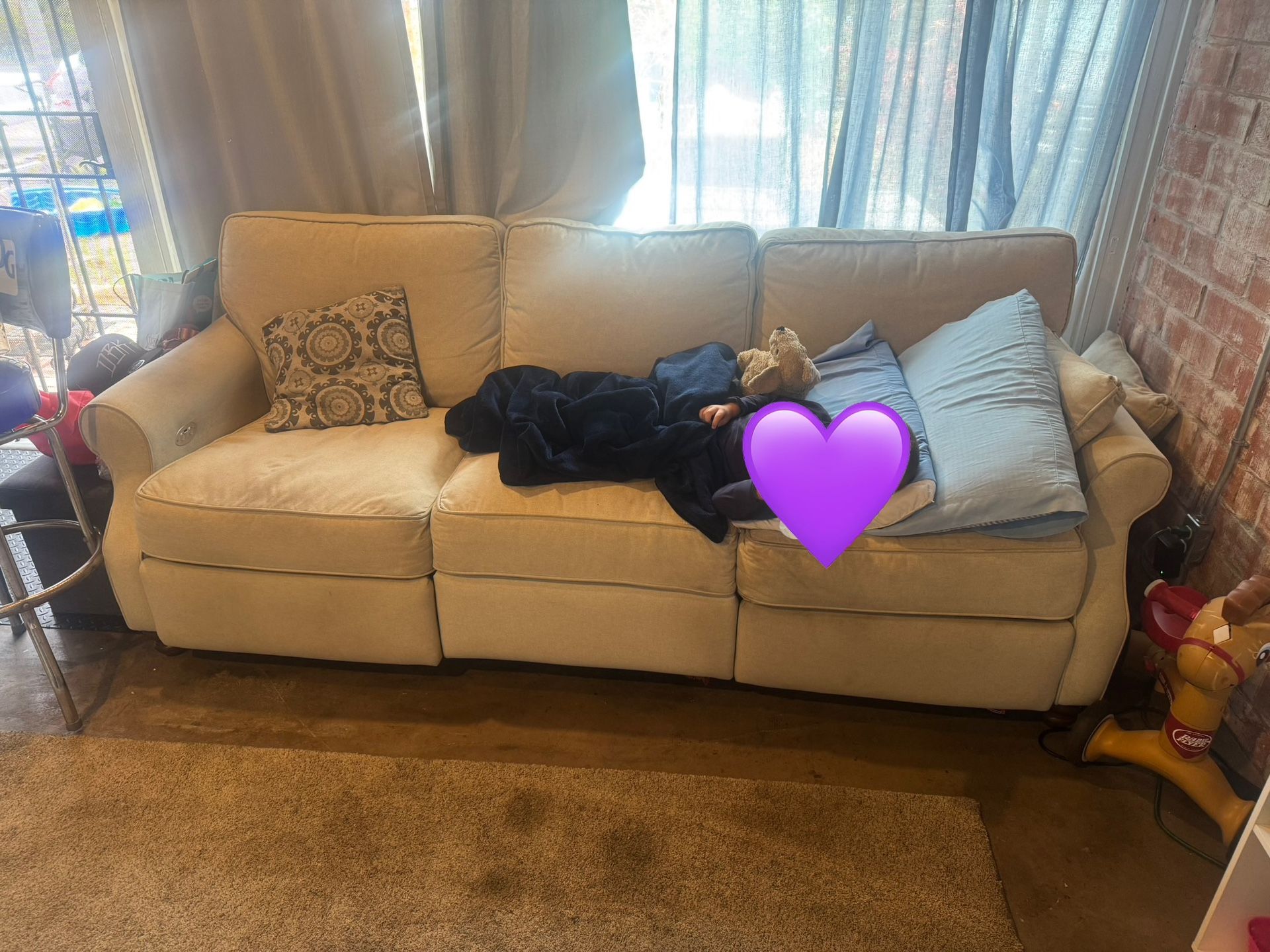 Recliner Sofa With 2 End Reclining Seats