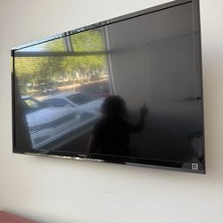 TVs / Wall Mounts / Couches 