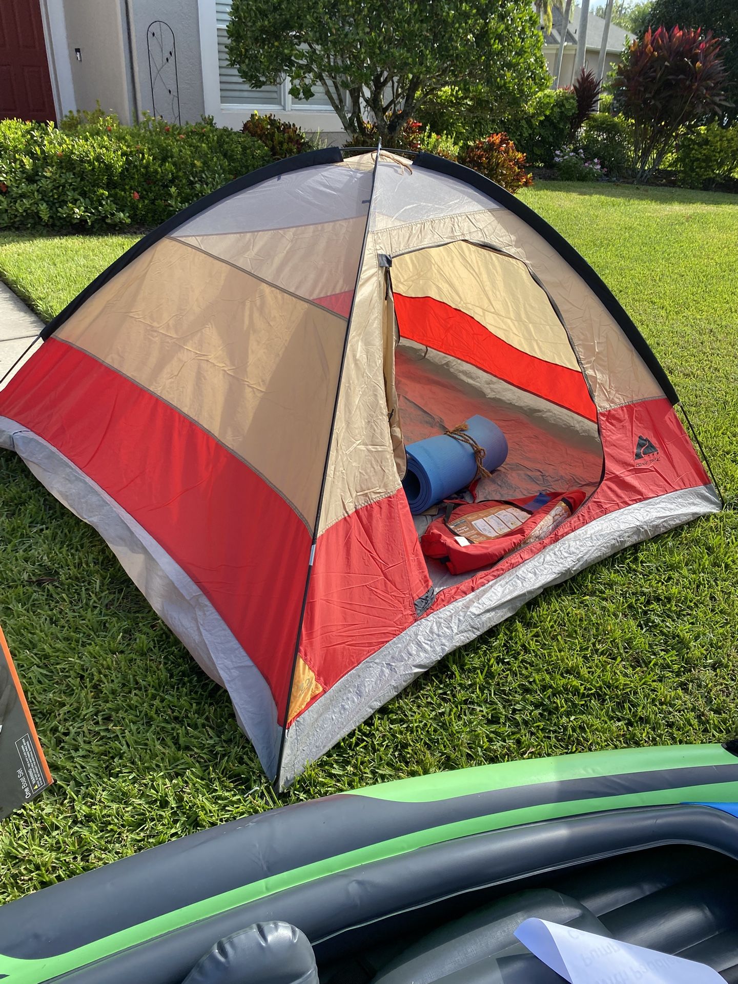 2 Person Tent With Bed Pad
