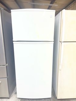 30” Kenmore Top Freezer Refrigerator-USED