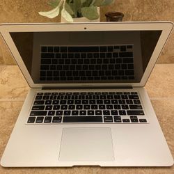 Early 2015 MacBook Air 13 inch screen macOS Monterey 12.7.6 