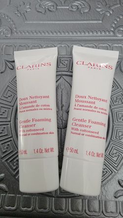 BRAND NEW & SEALED!Â
Clarins Gentle Foaming Cleanser With Cottonseed 1.4 Oz.
Product Description
As gentle as cleansing milk and as effective as