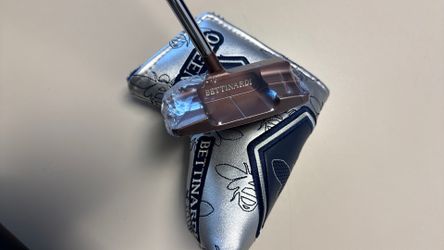 NEW Bettinardi Queen B 8 Center Shaft Putter 34 Inch