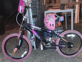Girls Bike With Helmet & Storage Bag