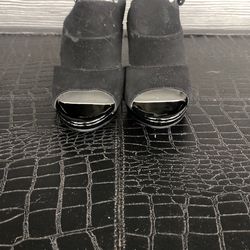 Woman’s Heel Size 6