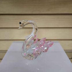 Crystal Glass Swan figurine / statuette  ( NEW ) decorative. Pink