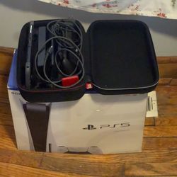 PS5/ Disc Editionw/ 1 game, original box, like new + Nintendo Switch w/ Mario Kart Bundle! , Both tested and in perfect working condition — $550