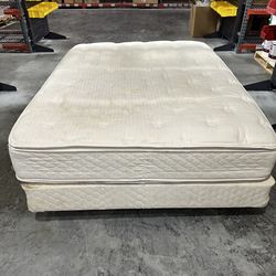 Sealy Cherbourg III Ultra Plush Queen Pillowtop Mattress