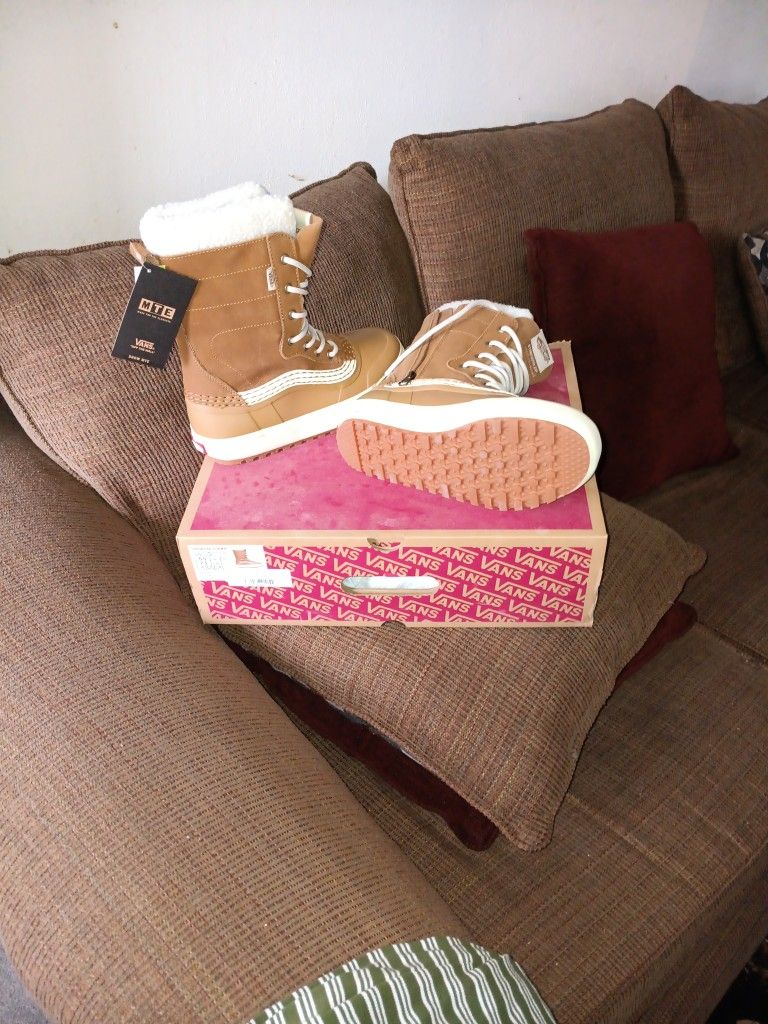 Snow Boots