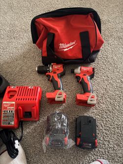 Milwaukee drill set