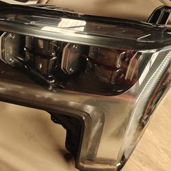 2022-24 Toyota Tundra Texas edition left side headlight