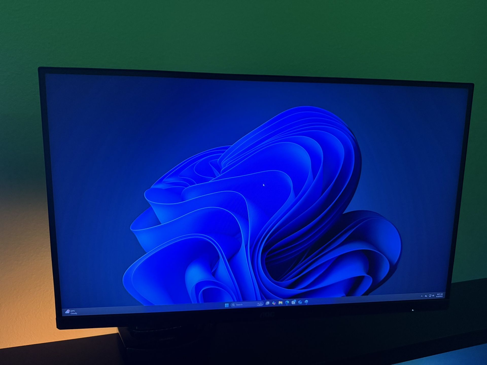 AOC Monitor Mini LED 2K 27 Inch 180hz 