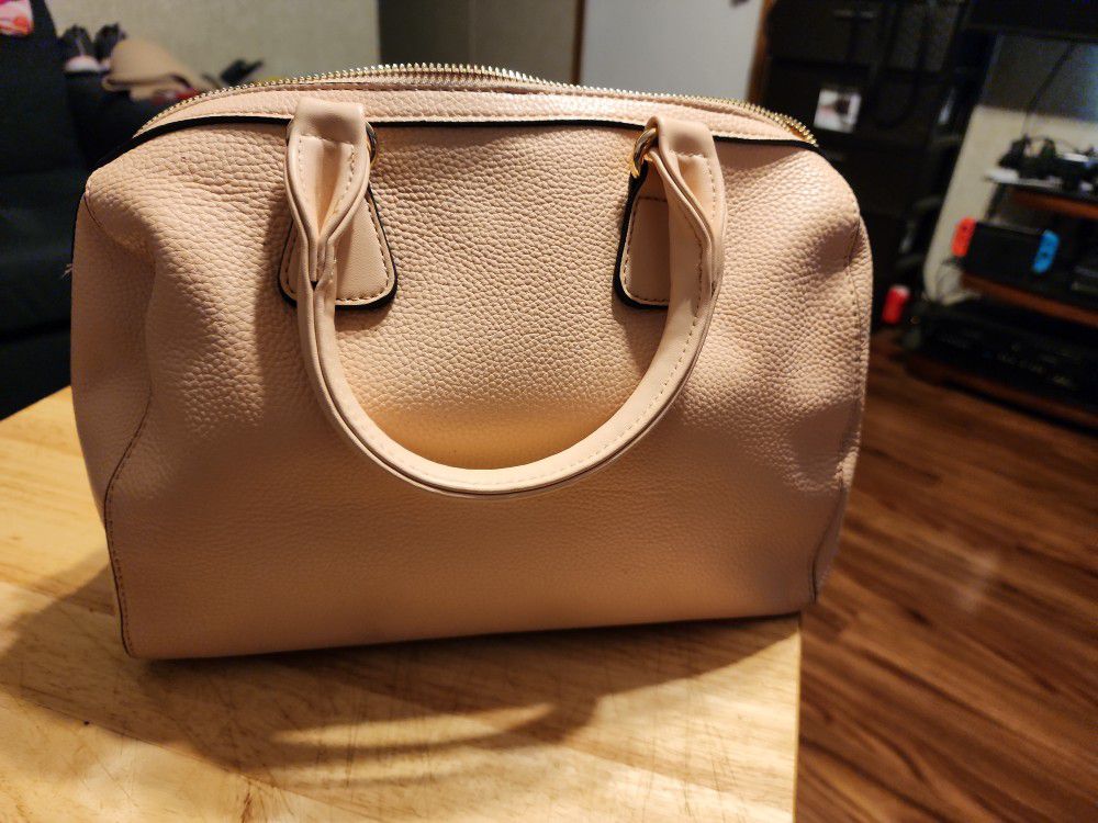 Jessica Moore Crossbody Purse for Sale in Cleveland, OH - OfferUp