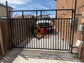 Gate