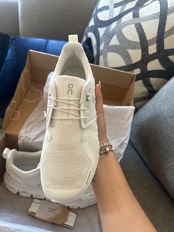 On cloud women’s shoes