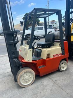 Forklift Nissan 5000 Lbs Very Low Price