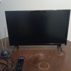 Vizio Medium Size TV Comes With Attena And Remote Control