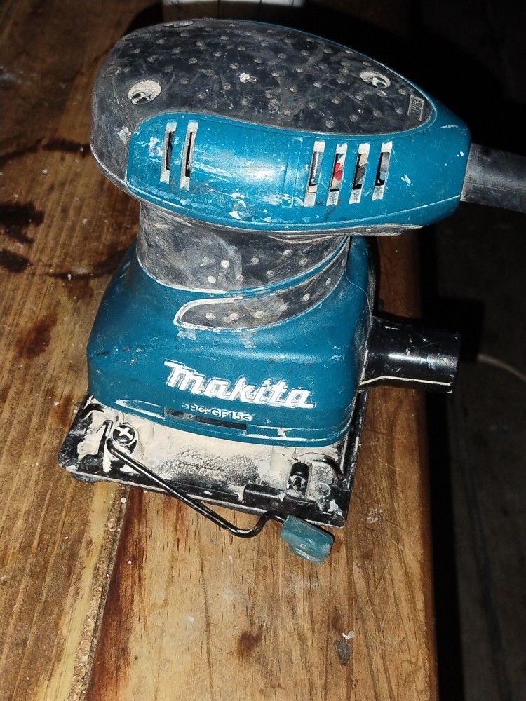Makita BO4556 1/4 sheet finishing sander