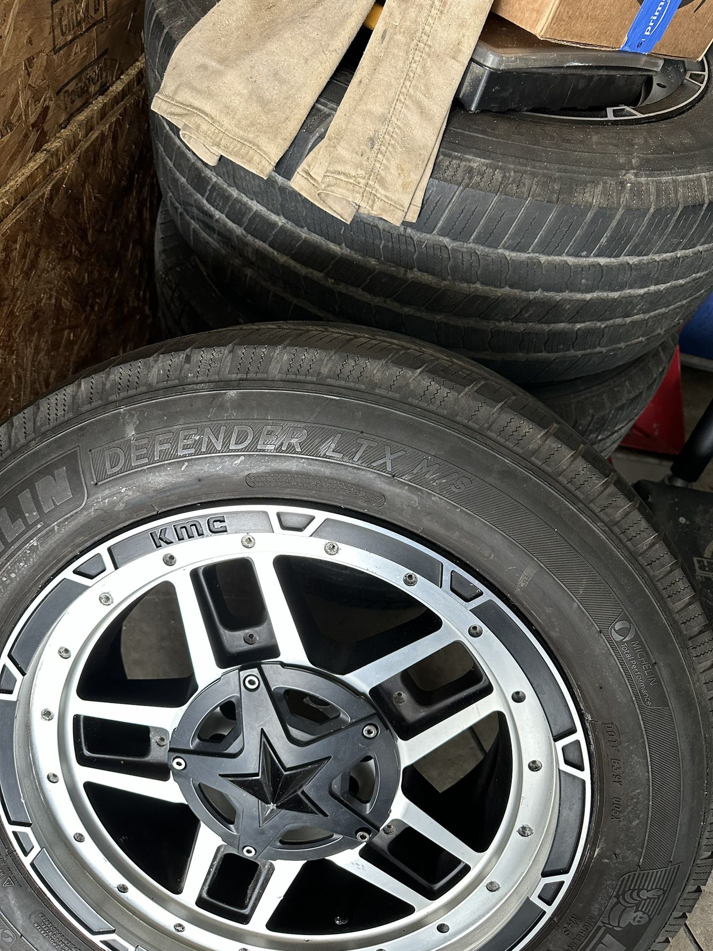 4 Kmc Rockstar 20”x10” Rims And Michelin Defender Ltx m/s Tires For F150